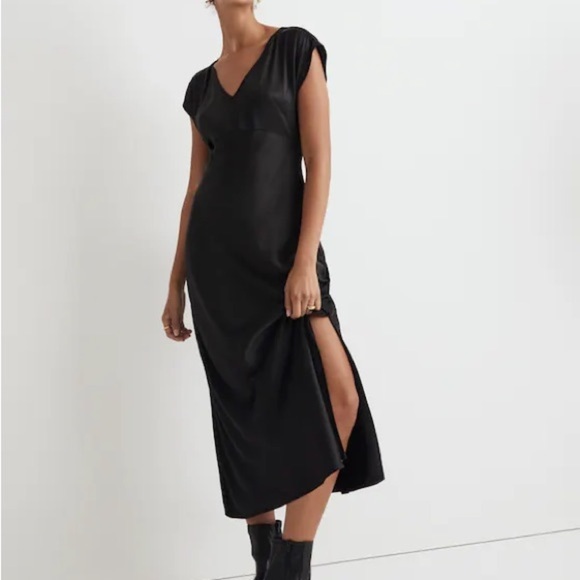 NWT Madewell Wide V-Neck Black Satiny Maxi Dress - Picture 3 of 14